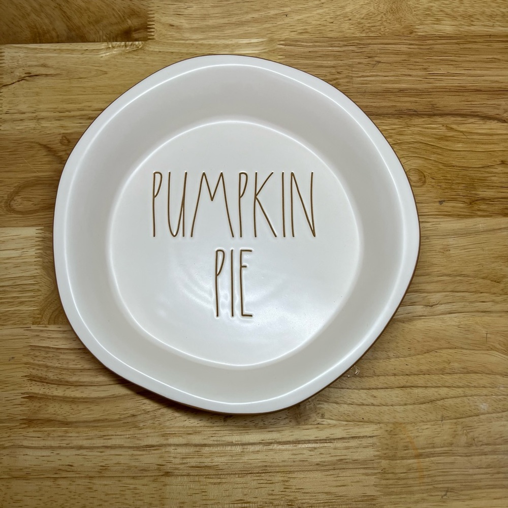 Rae Dunn Pumpkin Pie baking and serving dish